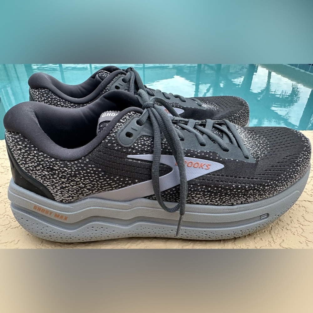 Brooks Women's Ghost Max Black and purple Athletic Running Shoes! Size 11 Wide D